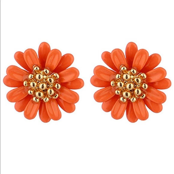 Jewelry - Orange Daisy Flower Studs.